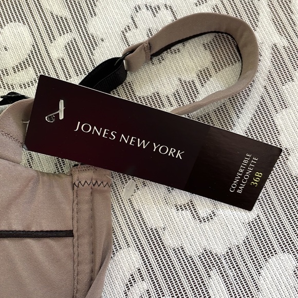 Jones New York convertible bra (sz 36b) - Picture 2 of 9